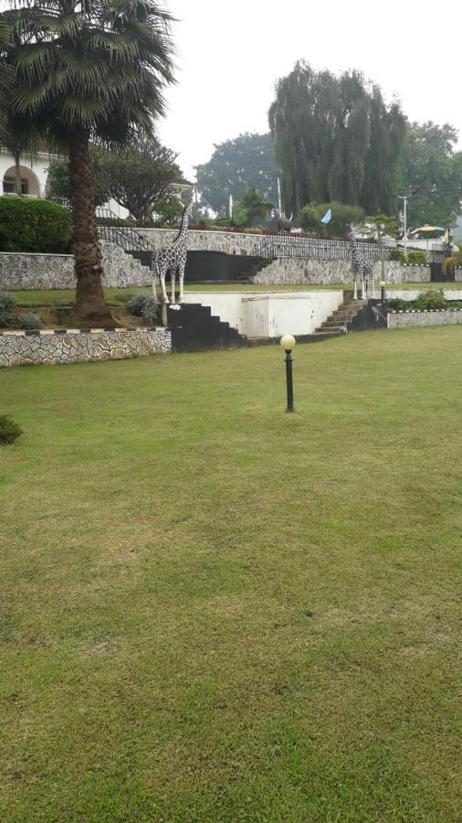 Kigezi Gardens Inn Kabale Экстерьер фото